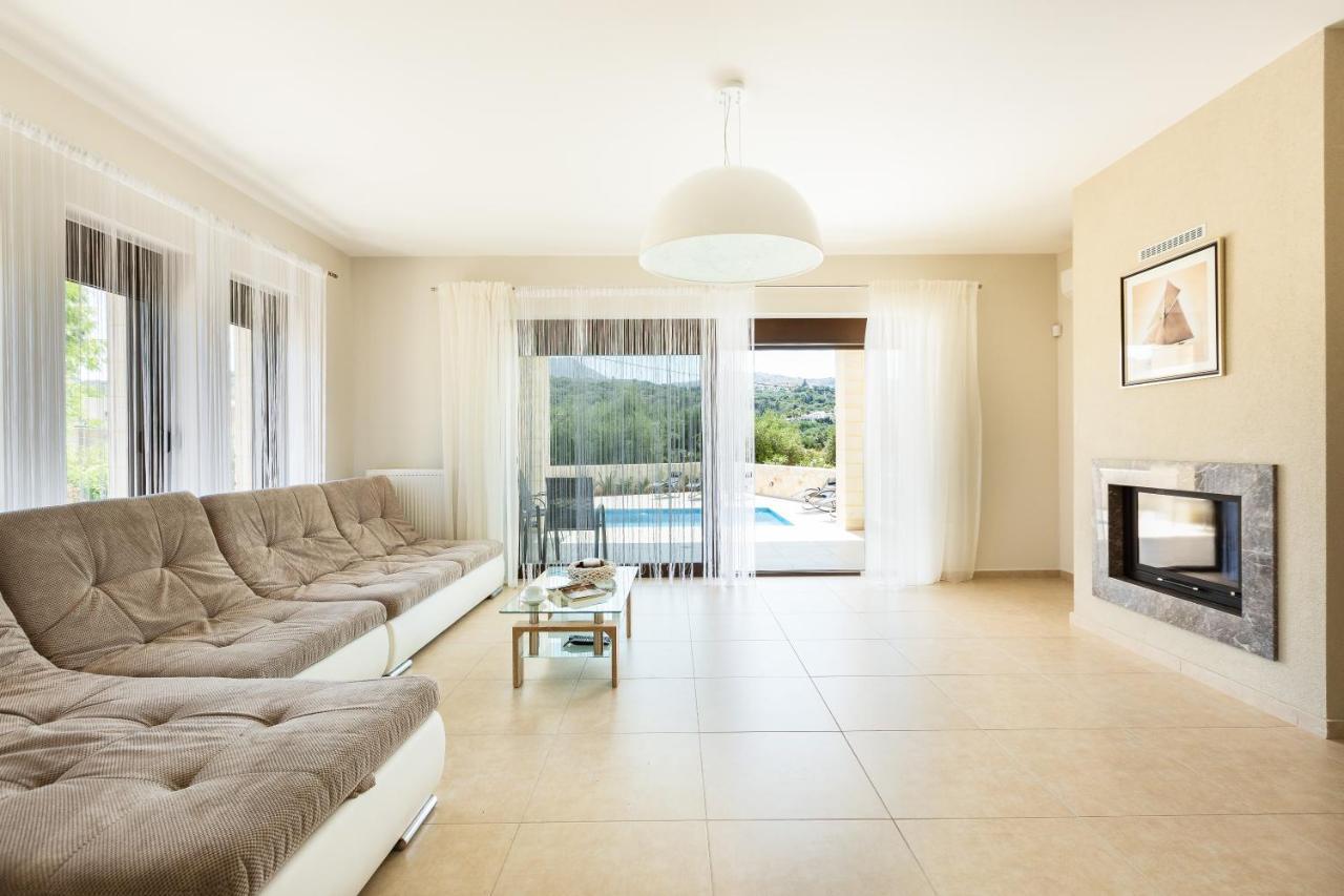 אלמירידה Eudora Luxury Stone Villa מראה חיצוני תמונה
