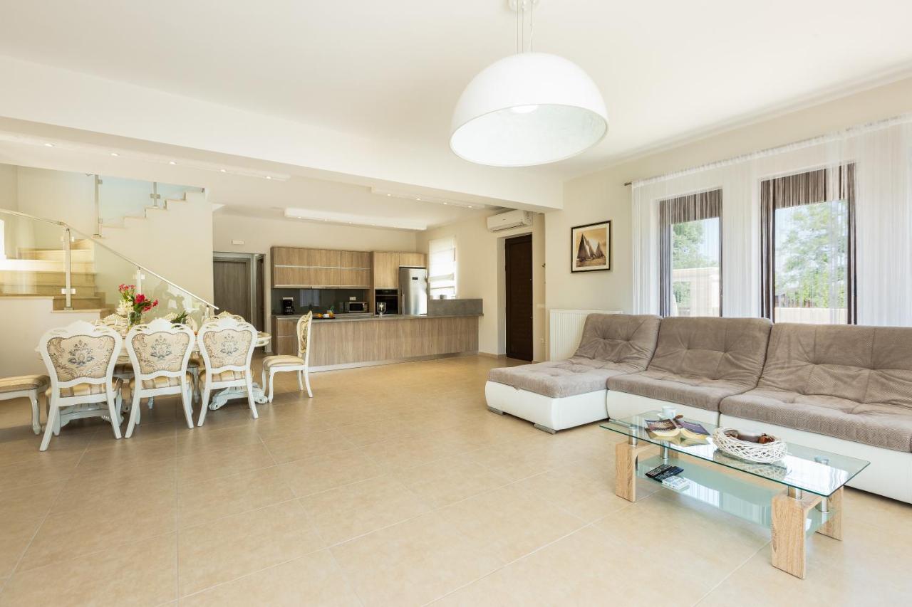 אלמירידה Eudora Luxury Stone Villa מראה חיצוני תמונה