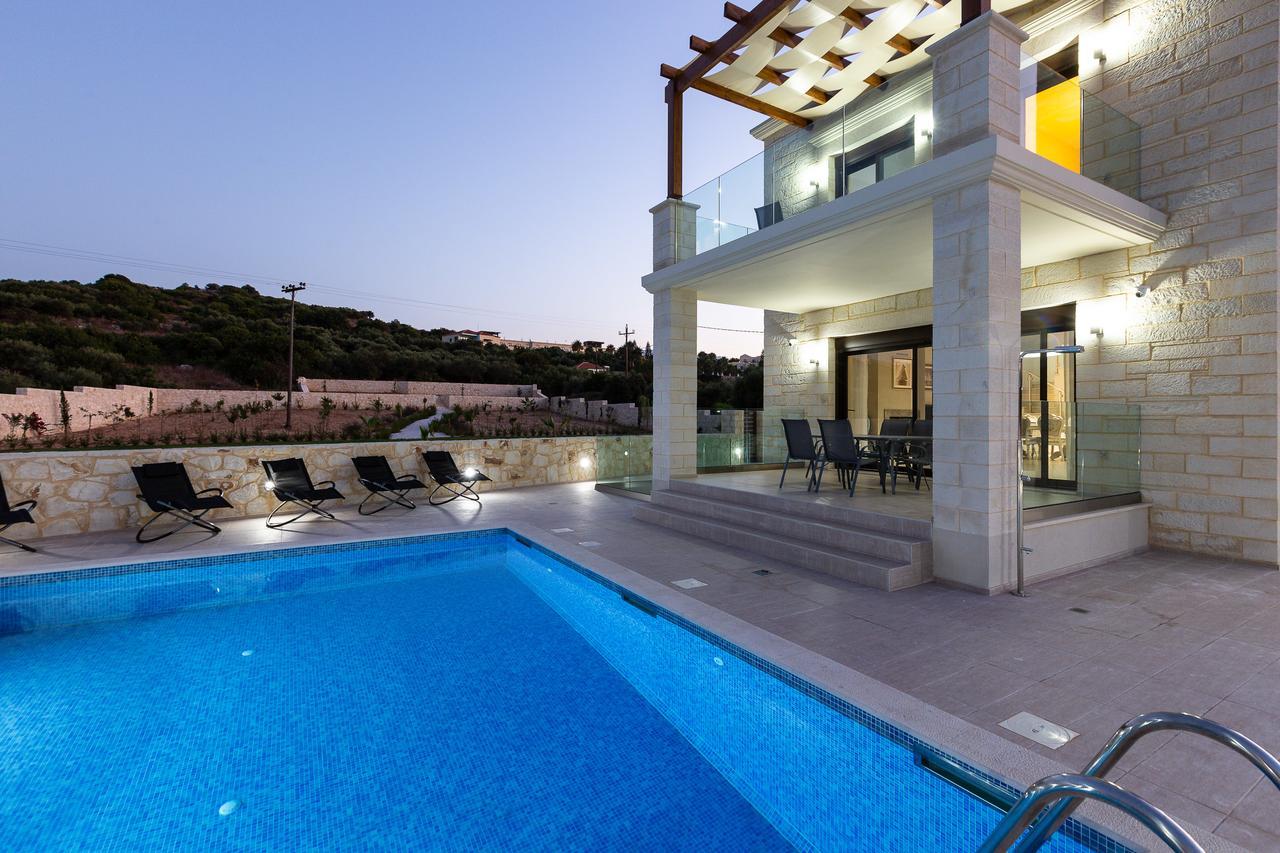 אלמירידה Eudora Luxury Stone Villa מראה חיצוני תמונה